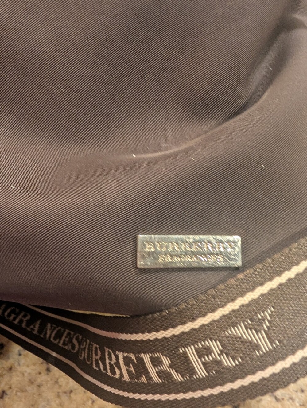 Burberry Fragrance Nylon Travel Bag Duffle 16 X 11 - Picture 3 of 7